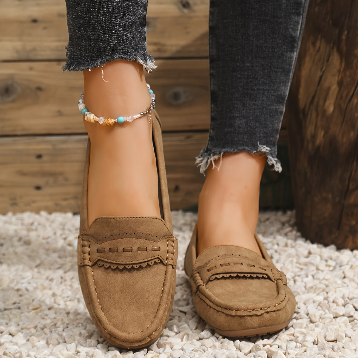 Leonie | Scalloped Suede Loafers