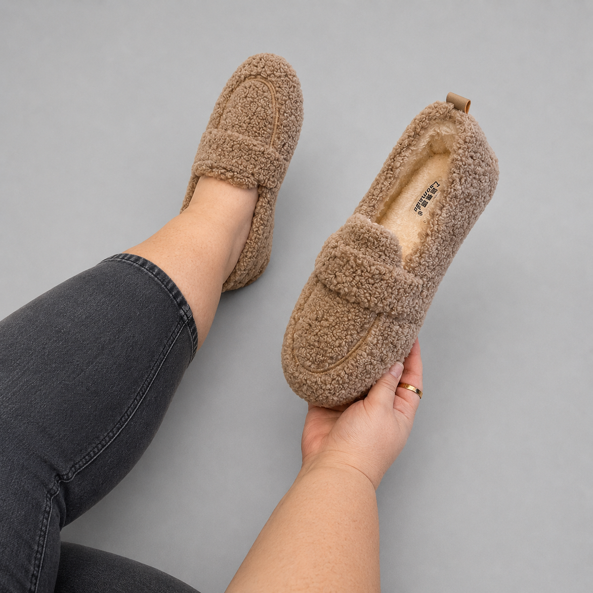 Eiry | Cushioned Slippers with Plush Lining