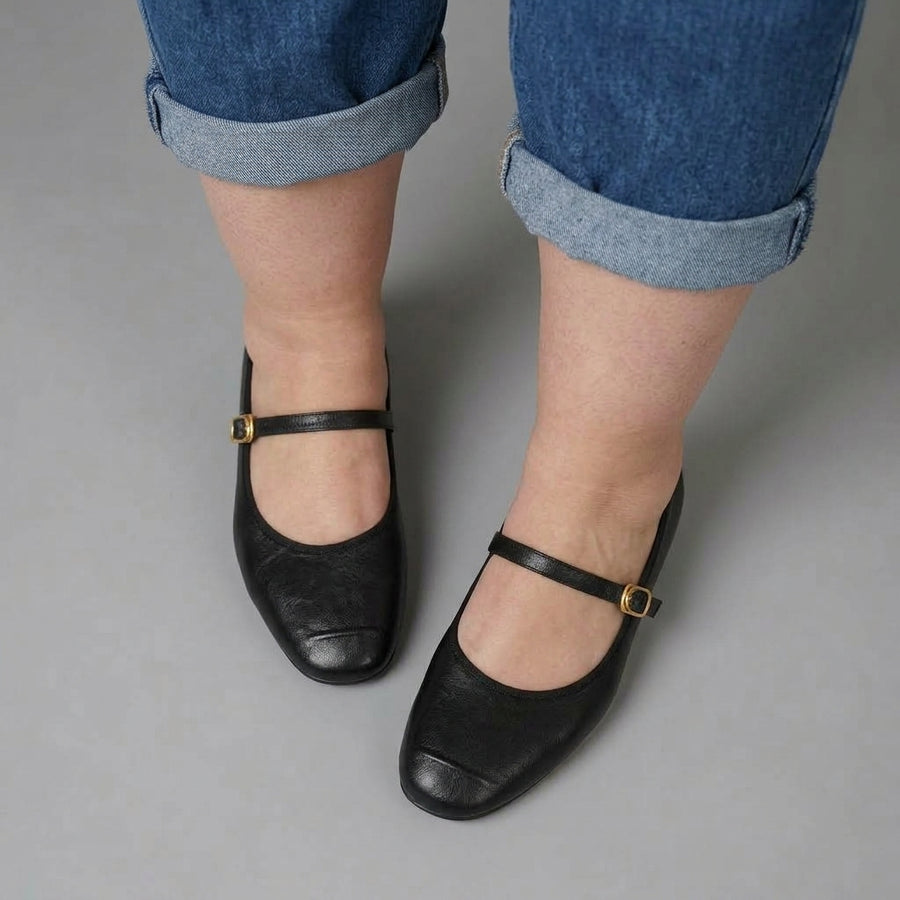Wani | Flats